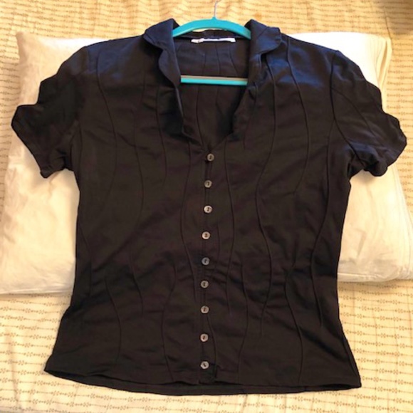 Rayure Tops - Rayure black form-fitting top, decorative buttons